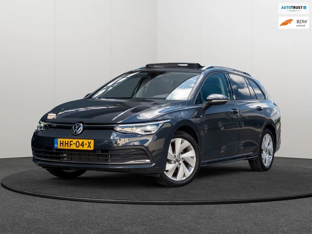 Volkswagen Golf (2022) — foto 1