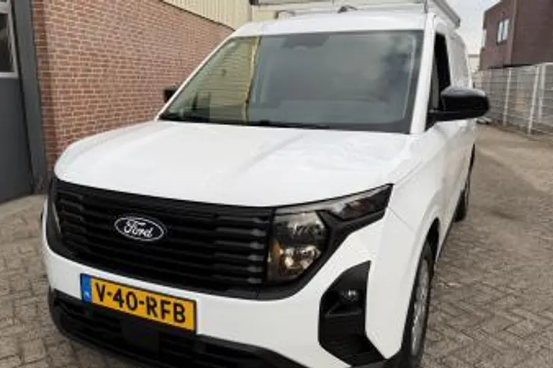 Ford Transit Courier (2024)