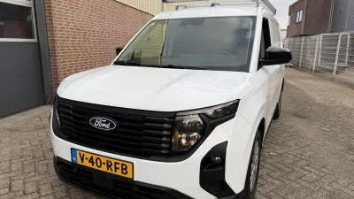 Ford Transit Courier (2024) — foto 1