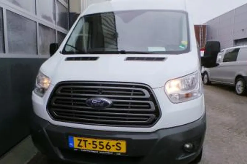 Ford UNIEK (2017)