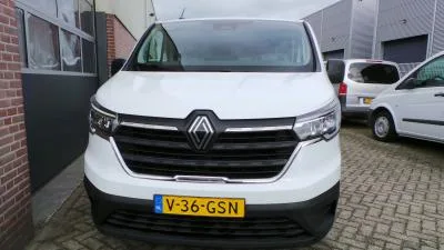Renault Trafic (2024) — foto 1
