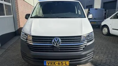 Volkswagen Transporter (2022) — foto 1