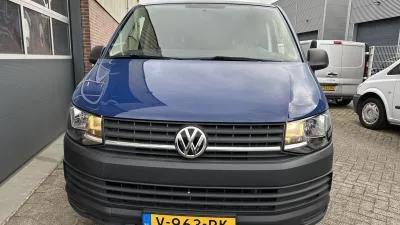 Volkswagen Transporter (2018) — foto 1