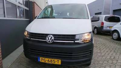Volkswagen Transporter (2017) — foto 1