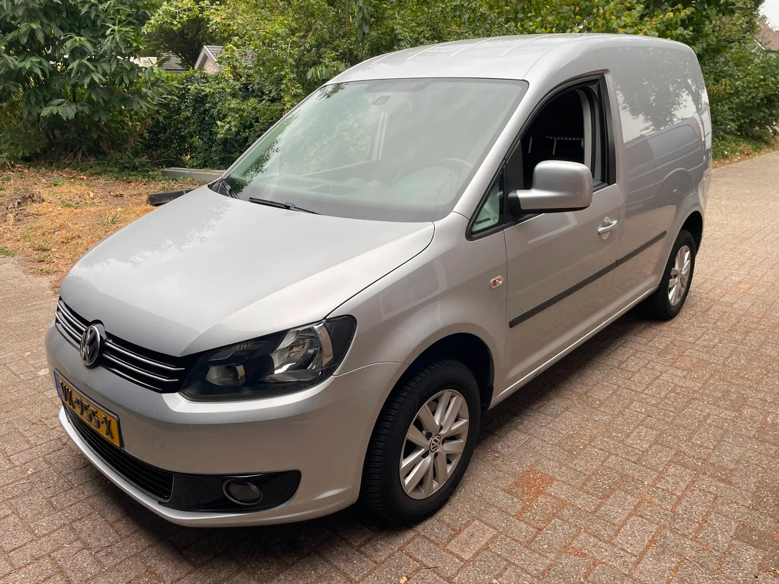 Volkswagen Caddy (2014) — foto 1