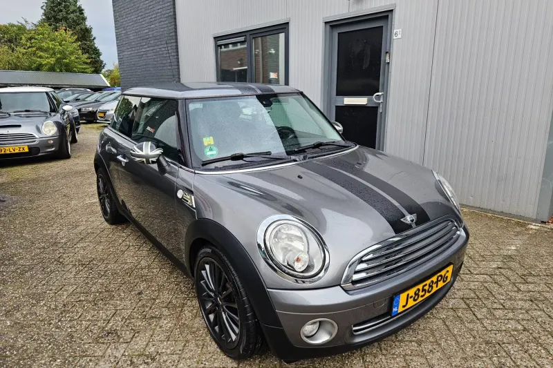 MINI One (2010)
