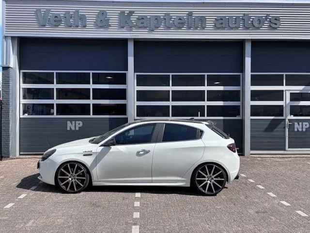 Alfa Romeo Giulietta (2013) — foto 1
