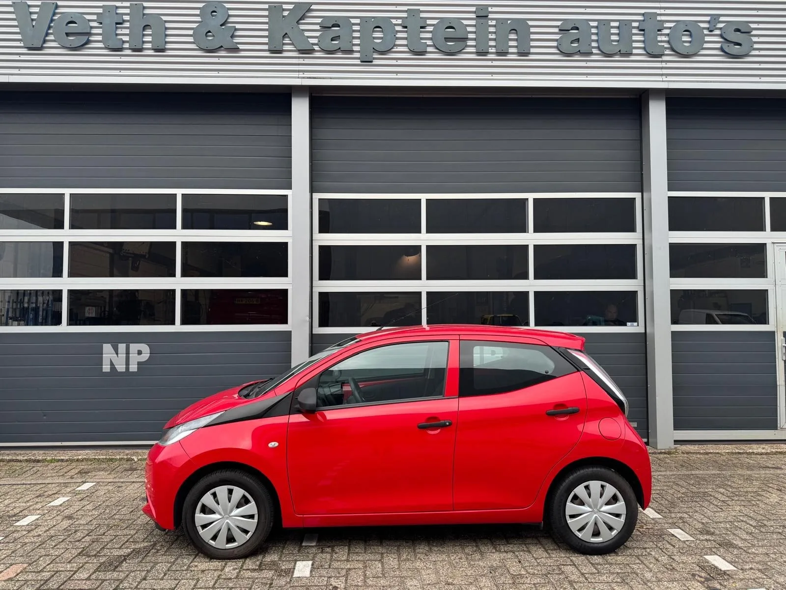 Toyota Aygo (2016) — foto 1