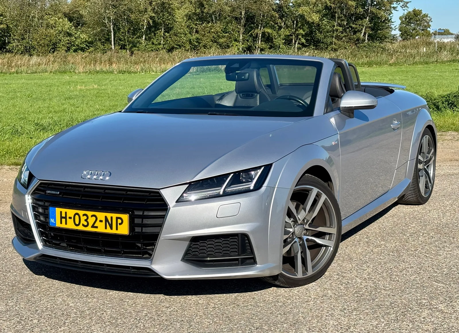 Audi TT (2015) — foto 1