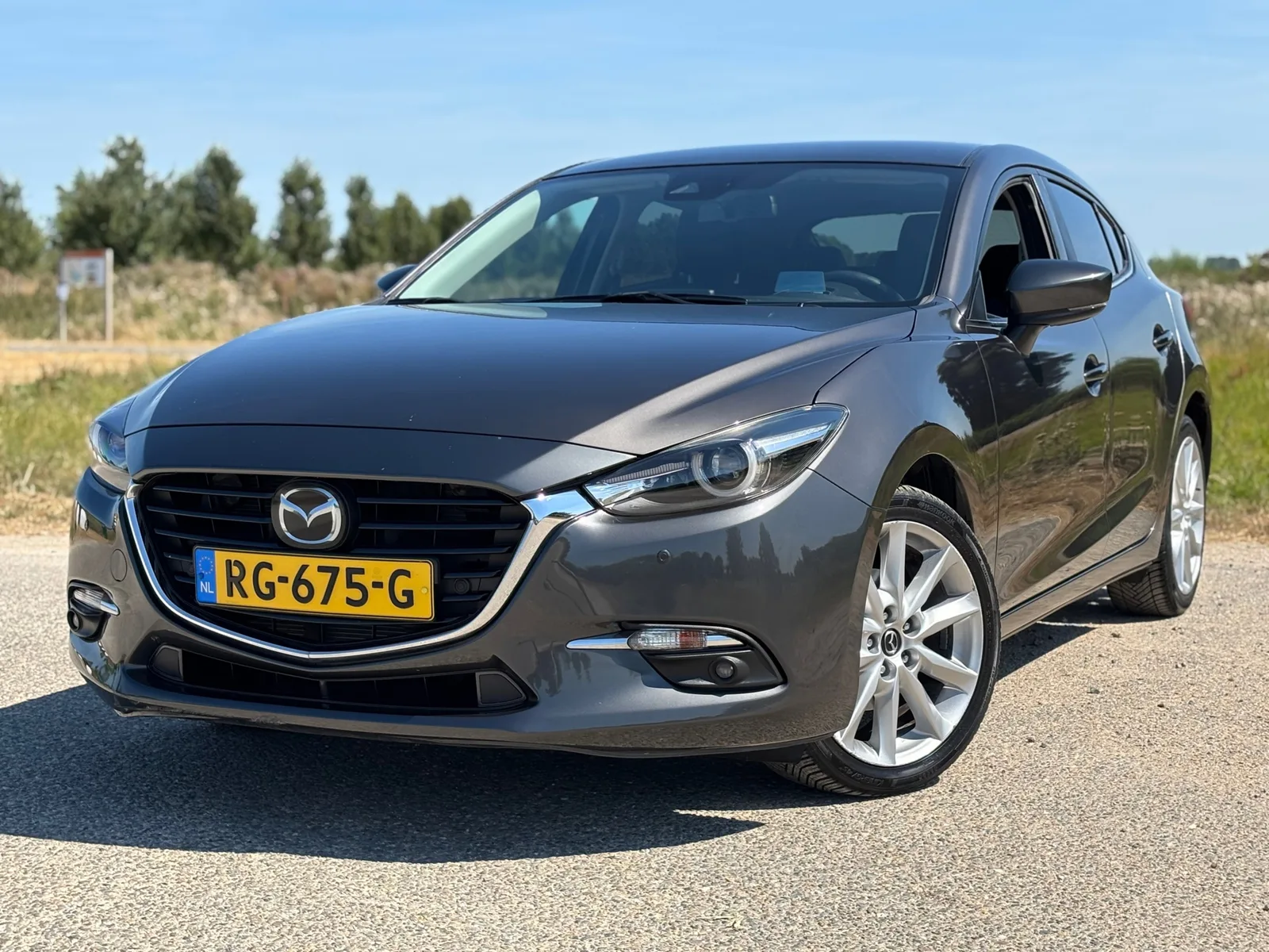 Mazda 3 (2017) — foto 1