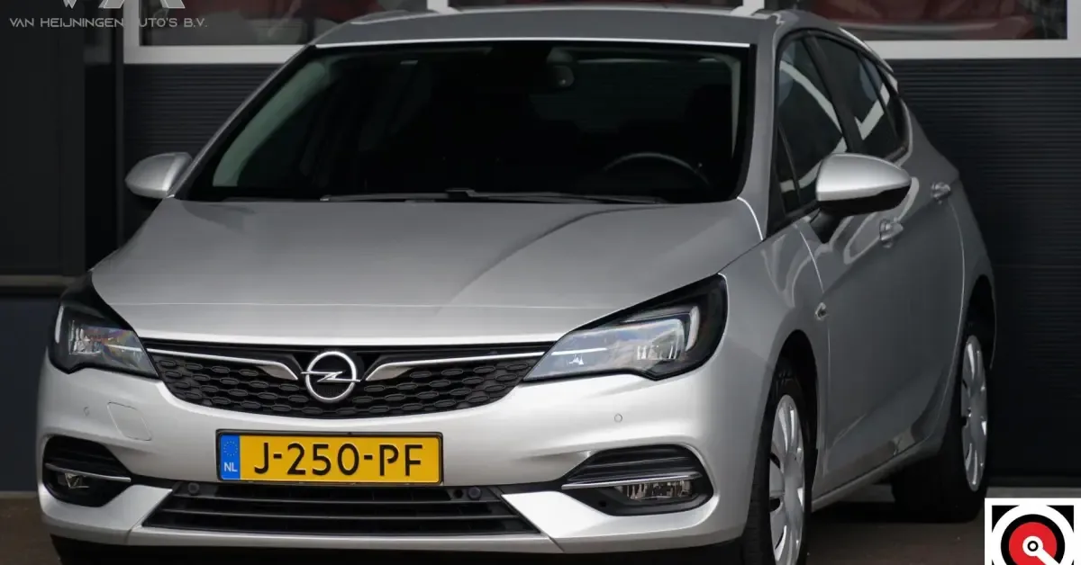Opel Astra (2020) — foto 1