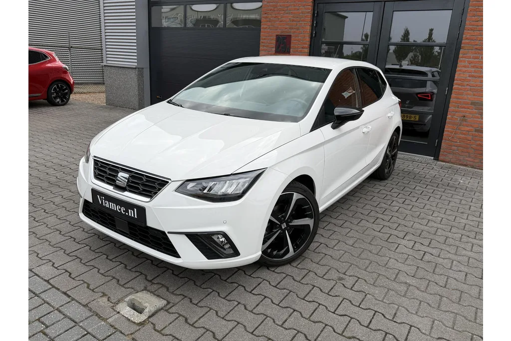SEAT Ibiza (2024) — foto 1