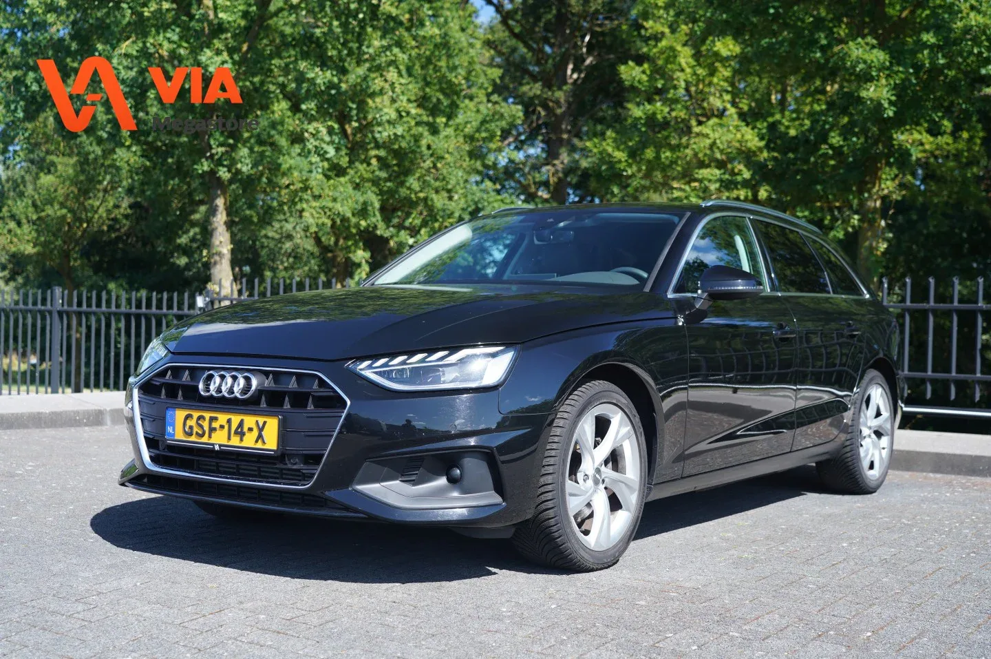 Audi A4 (2023) — foto 1
