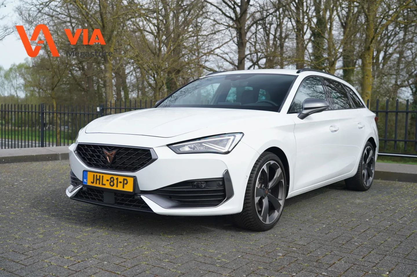CUPRA Leon Sportstourer (2024) — foto 1