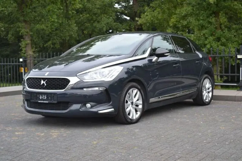 DS 5 (2016)