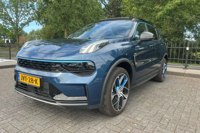 Lynk & Co 01 (2023)
