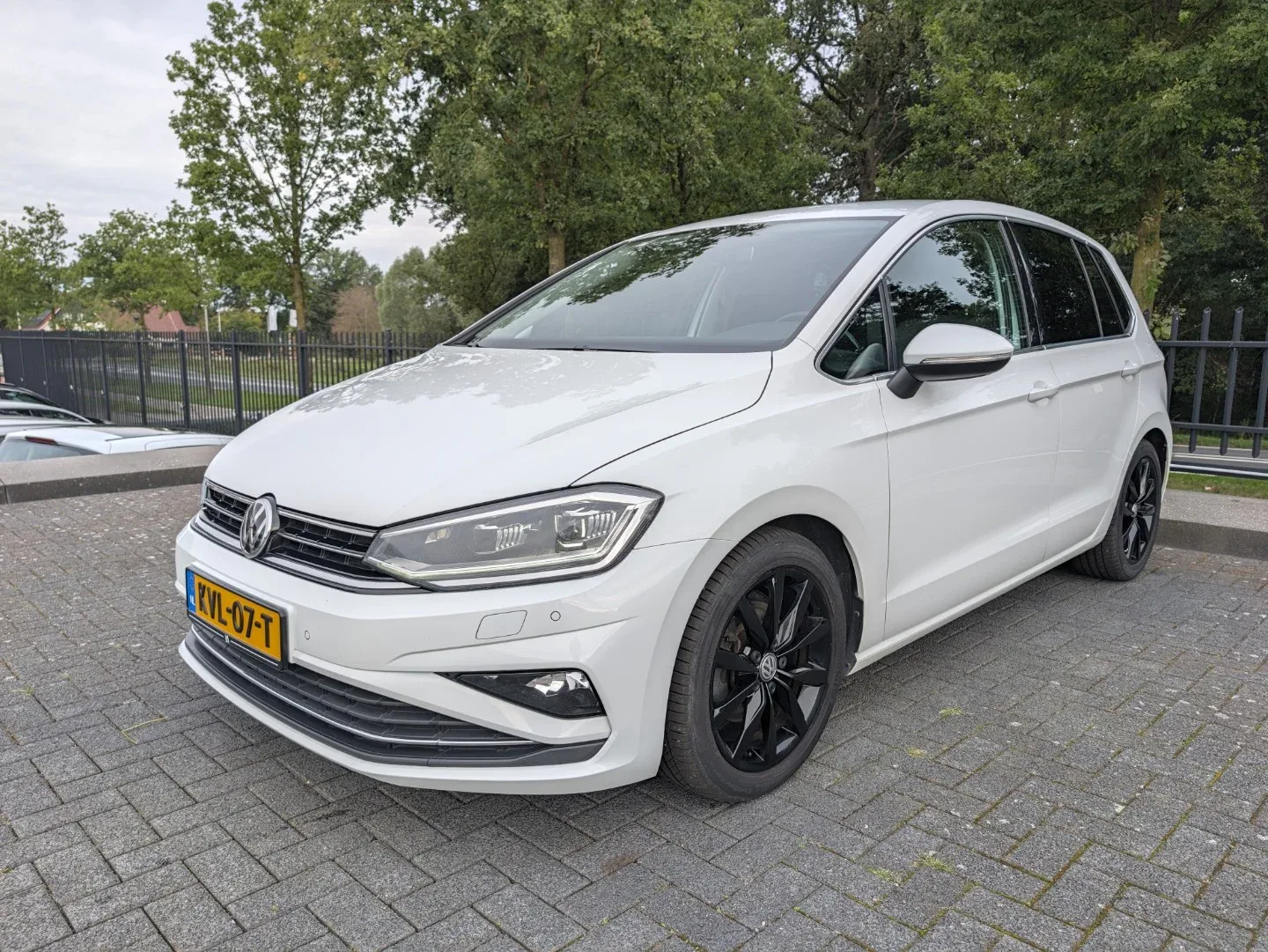Volkswagen Golf Sportsvan (2019) — foto 1