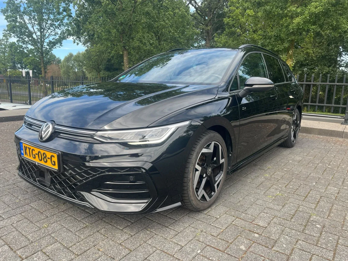 Volkswagen Golf (2025) — foto 1