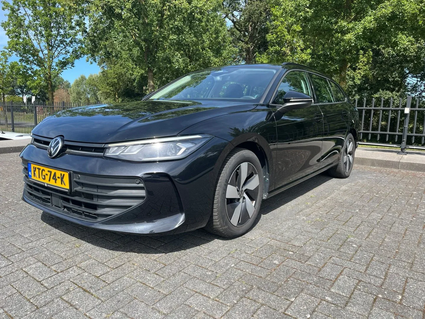 Volkswagen Passat (2024) — foto 1