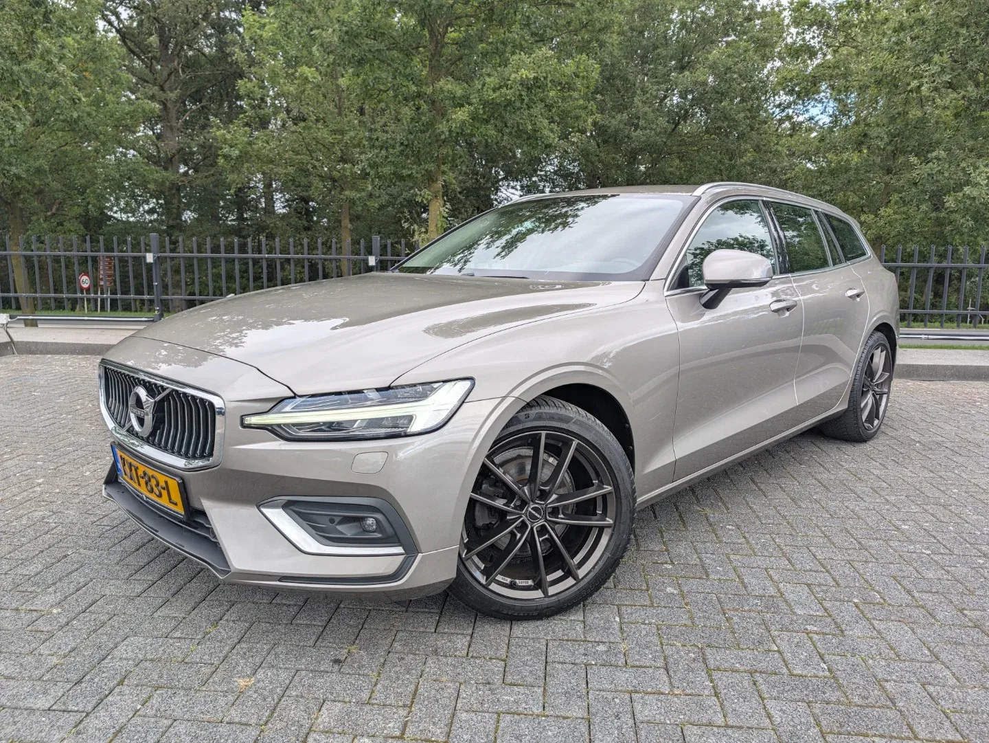 Volvo V60 (2020) — foto 1