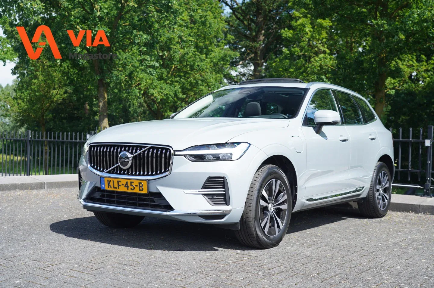 Volvo XC60 (2023) — foto 1