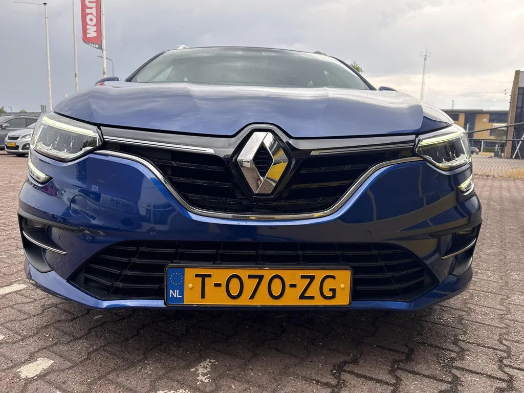 Renault Mégane (2023) — foto 1
