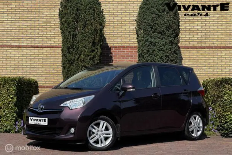 Toyota Verso-S (2012)