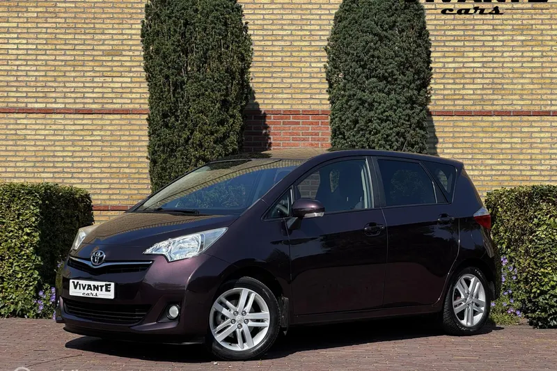 Toyota Verso S (2012)