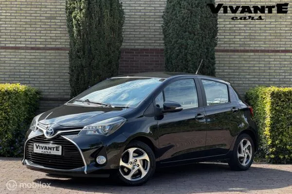 Toyota Yaris (2015) — foto 1
