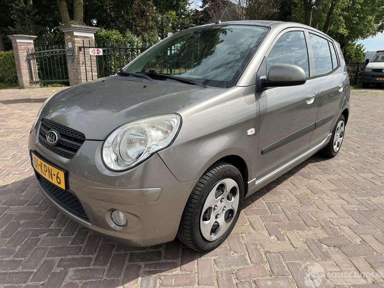 Kia Picanto (2010) — foto 1