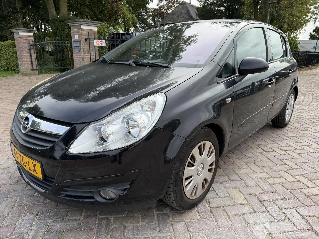 Opel Corsa (2008) — foto 1