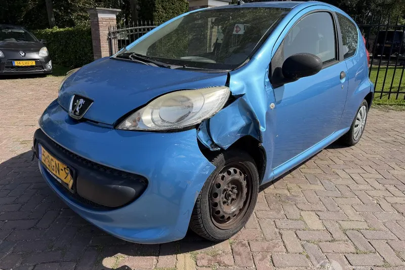 Peugeot 107 (2006)