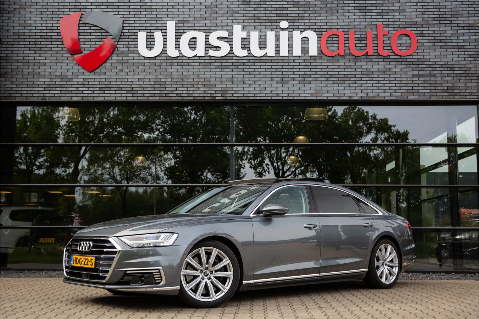 Audi A8 (2021) — foto 1