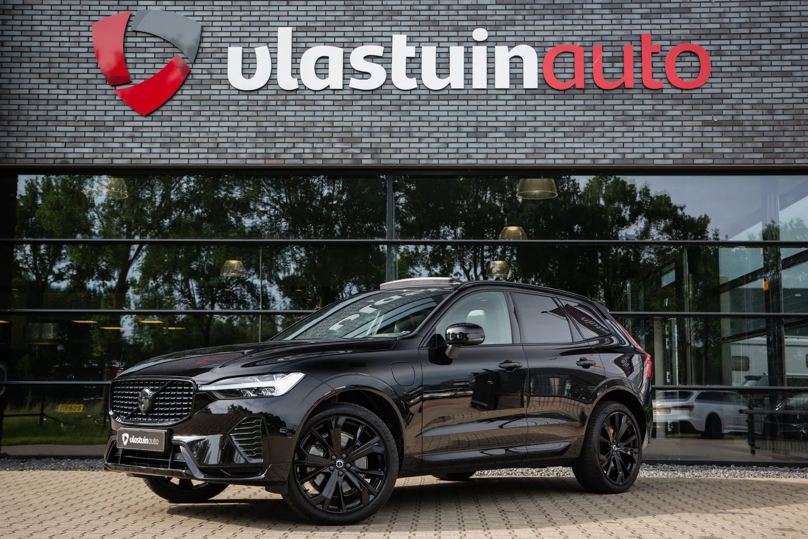 Volvo XC60 (2025) — foto 1