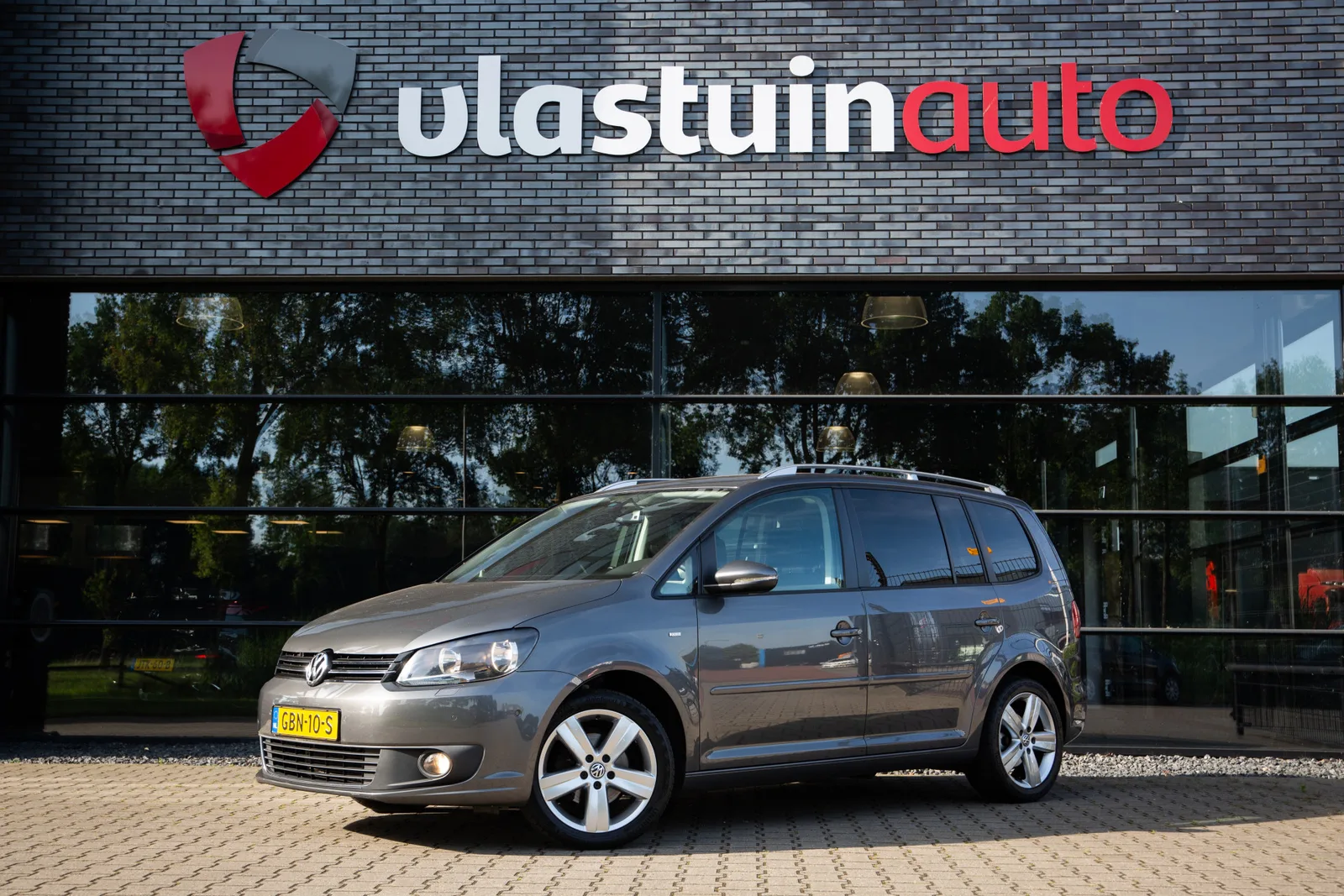 Volkswagen Touran (2015) — foto 1