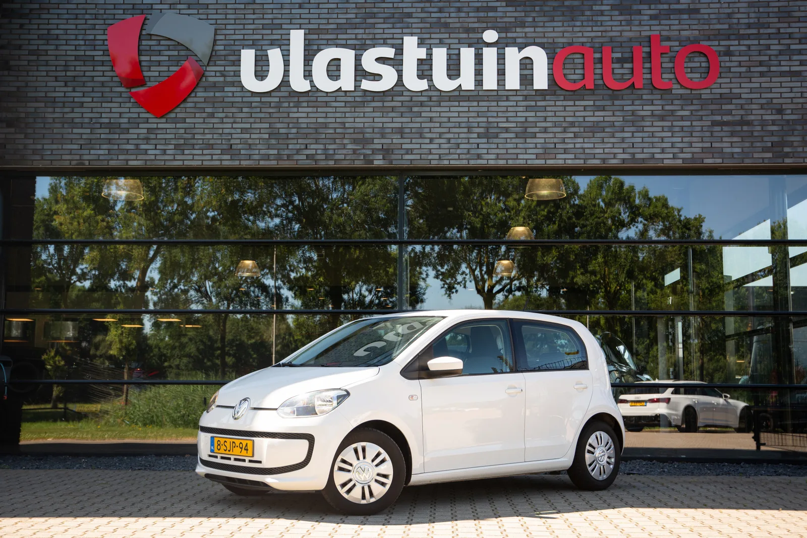 Volkswagen Up (2013) — foto 1