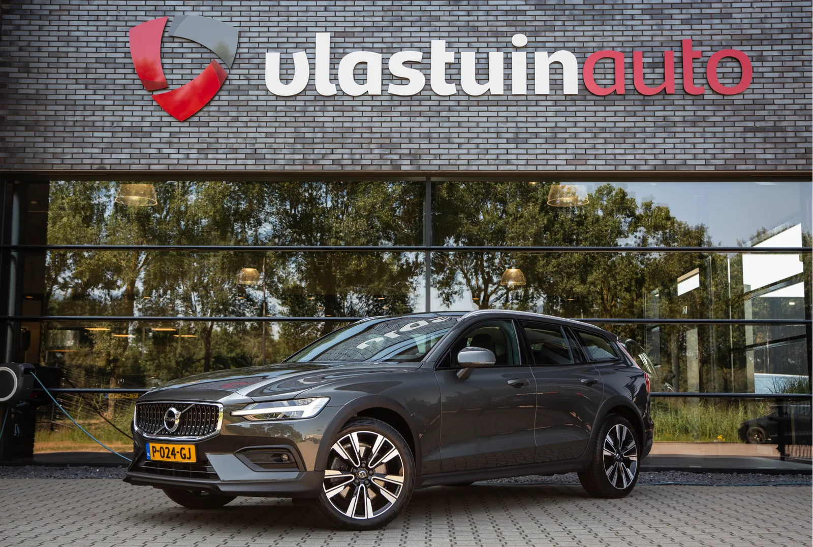 Volvo V60 (2022) — foto 1