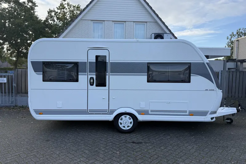 Hobby De Luxe (2027)