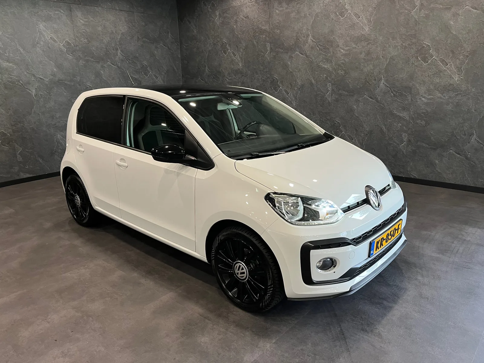 Volkswagen Up! (2016) — foto 1