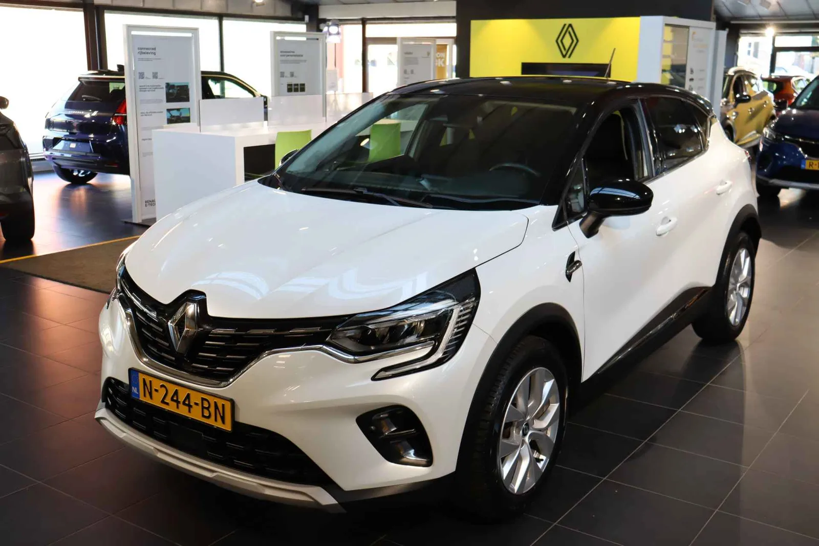 Renault Captur (2021) — foto 1