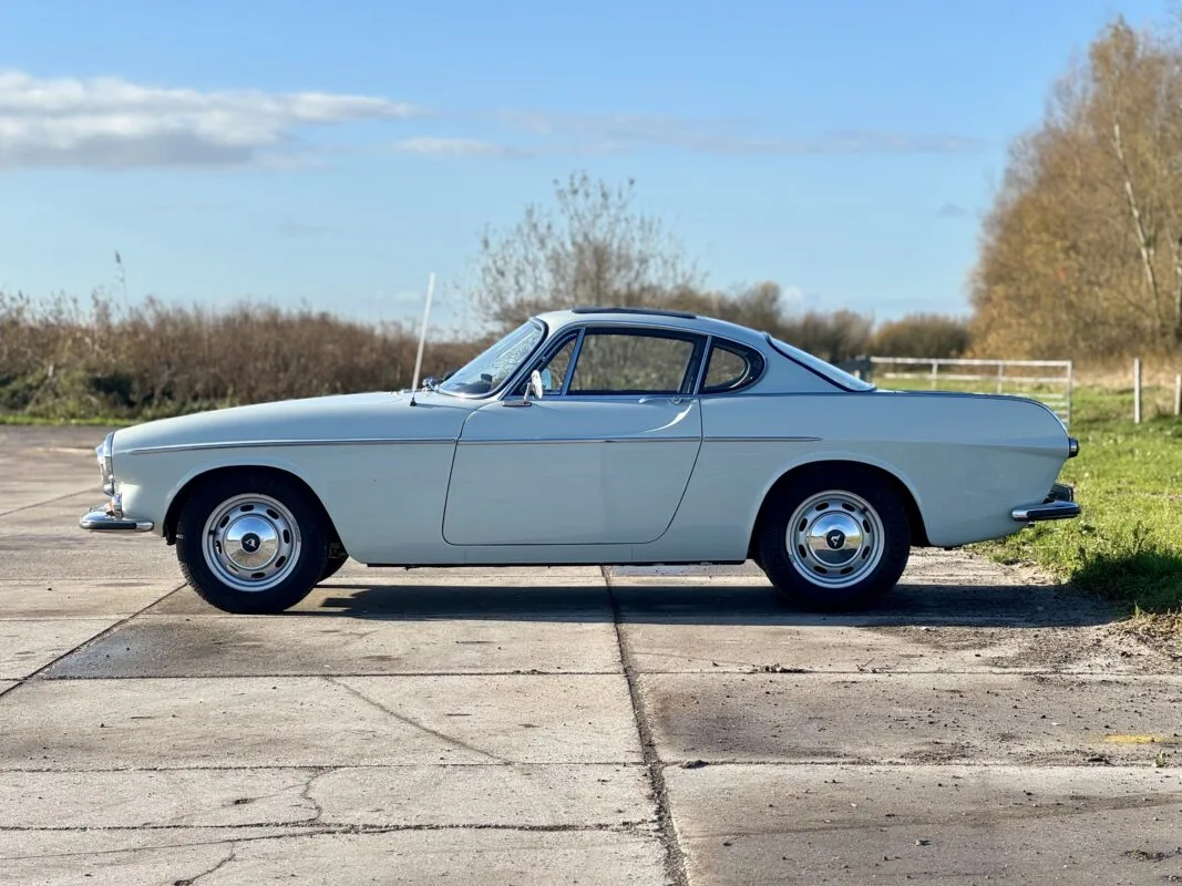 Volvo P1800 (1967) — foto 1