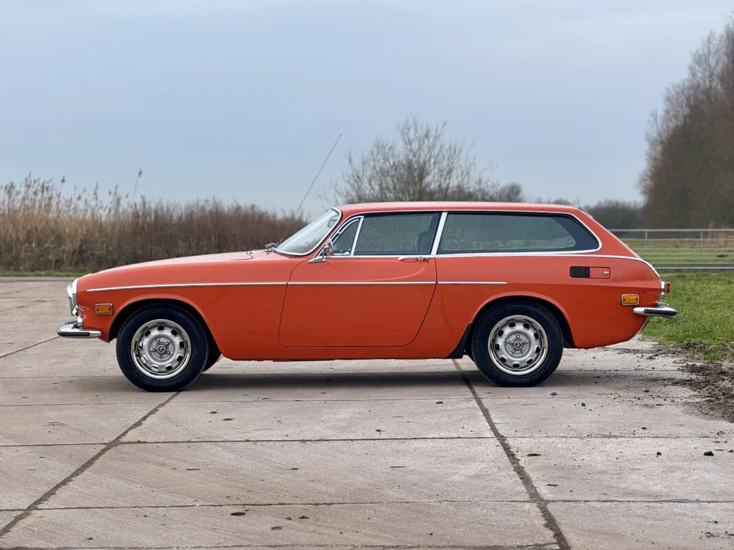 Volvo P1800 (1973) — foto 1