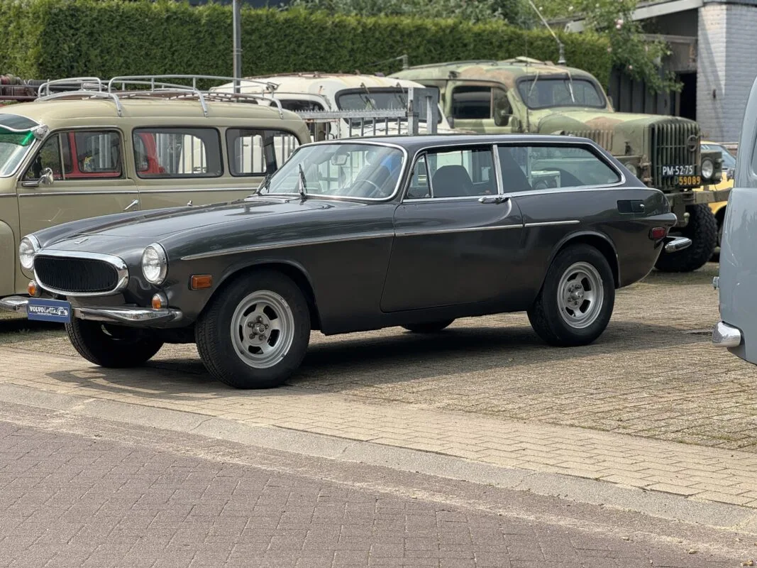 Volvo P1800 (1973) — foto 1