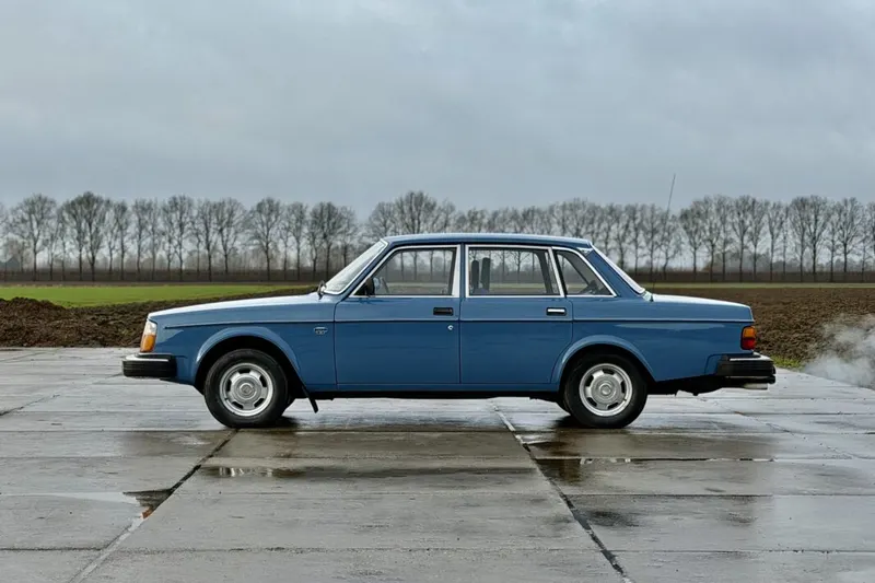 Volvo 244 (1979)