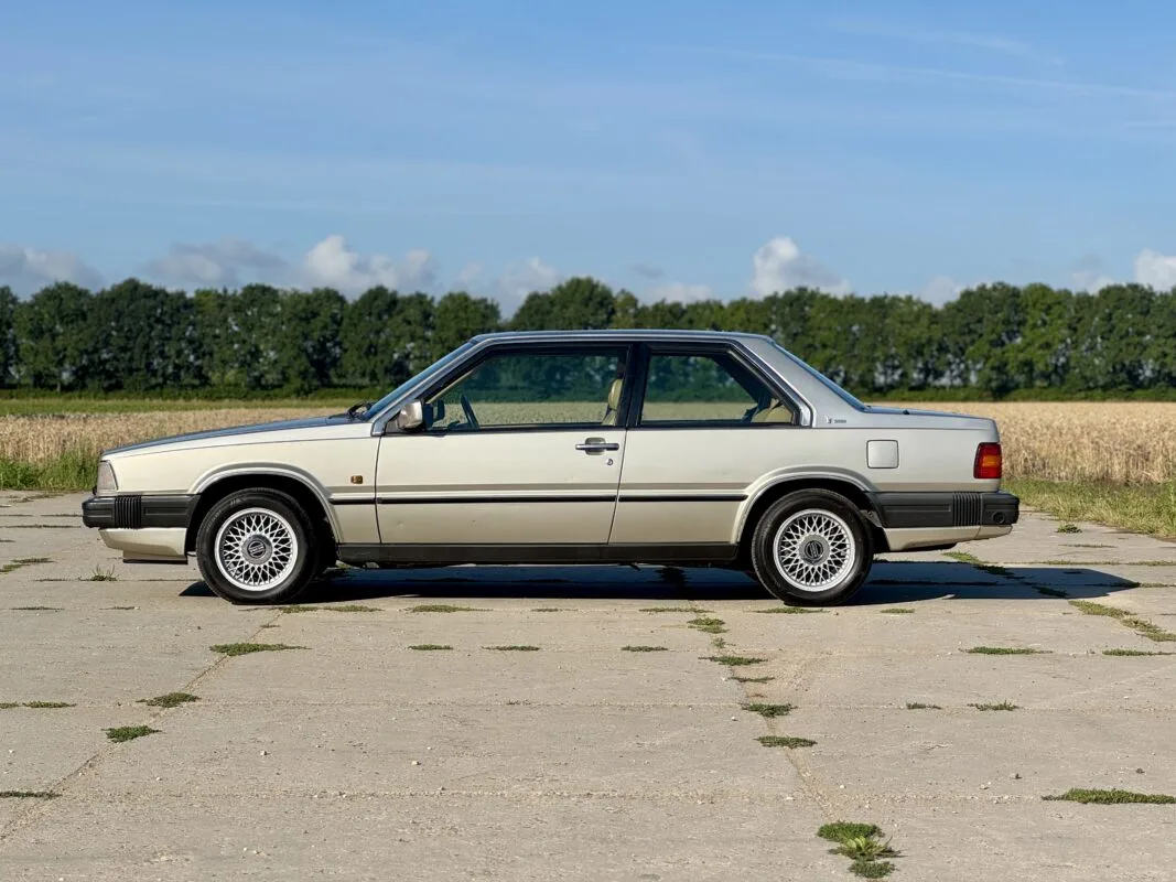 Volvo 780 (1990) — foto 1