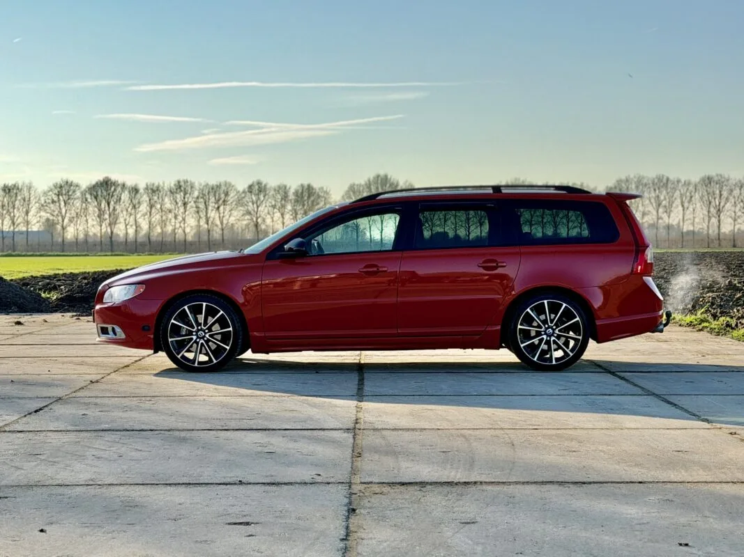 Volvo V70 (2010) — foto 1