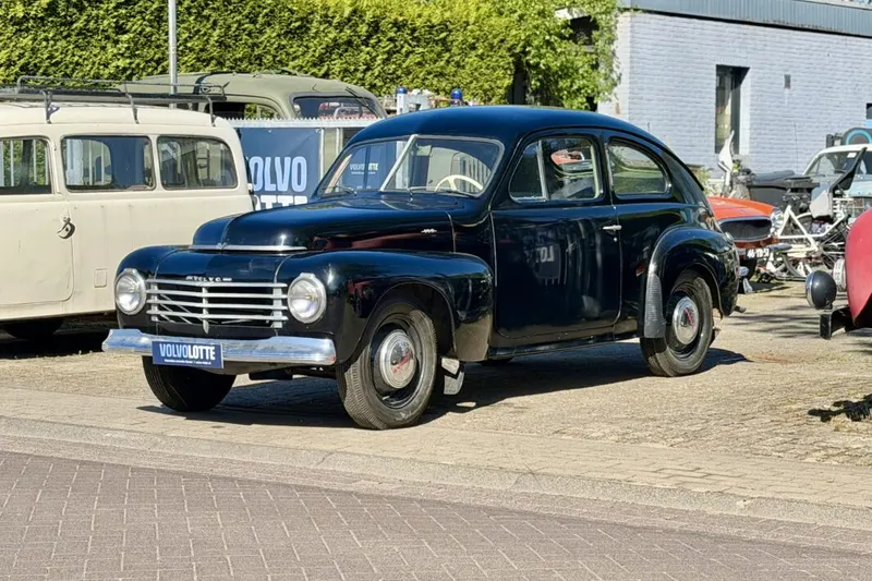 Volvo PV444 (1947)