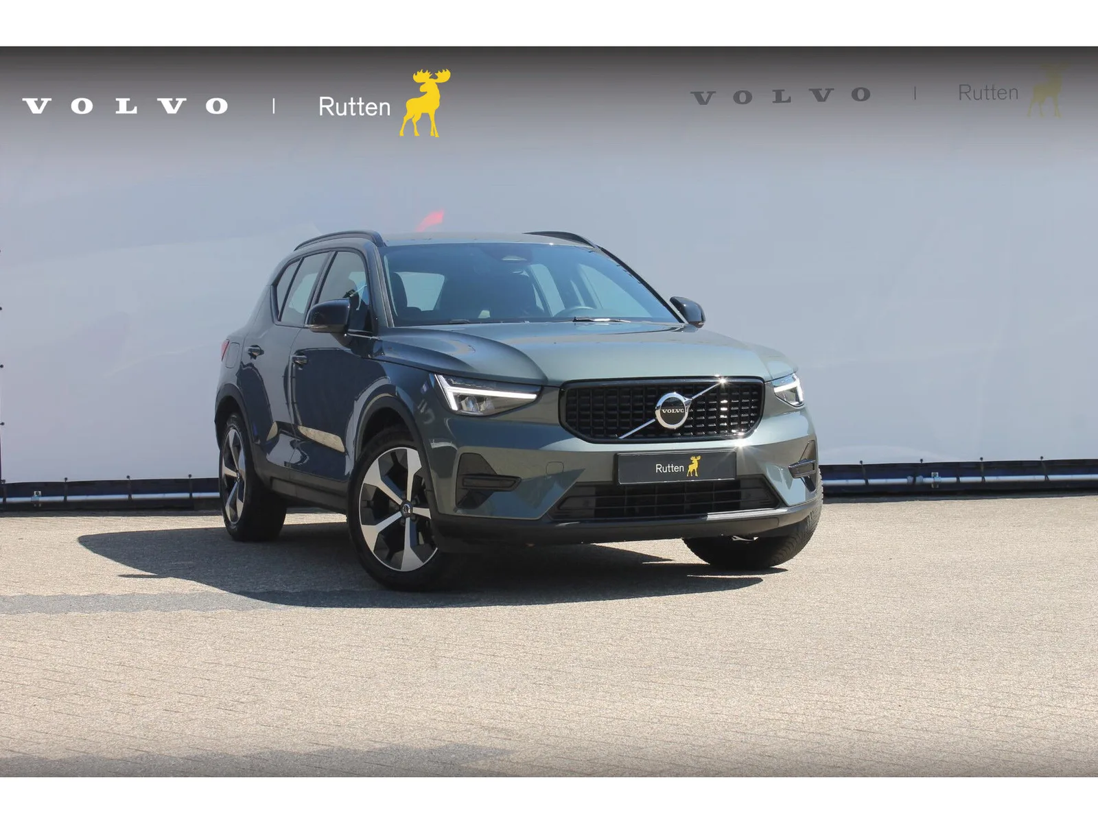 Volvo XC40 (2025) — foto 1