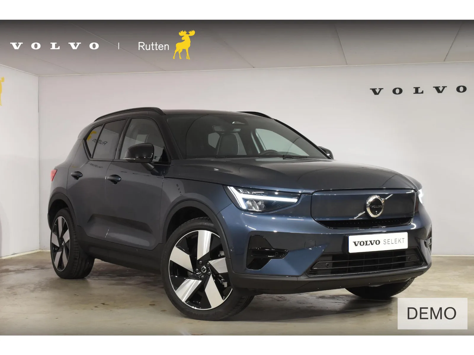 Volvo EX40 (2026) — foto 1