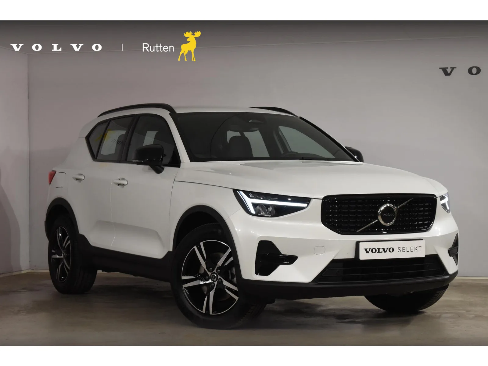 Volvo XC40 (2025) — foto 1